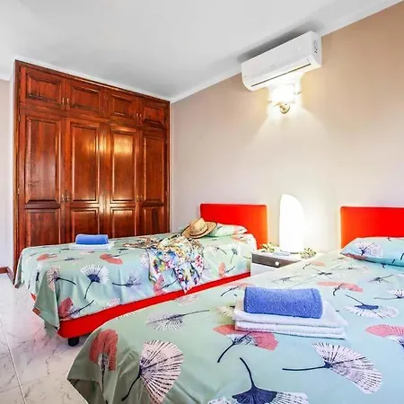 In Puerto Del Carmen Sleeps 14 With Pool Air Con And Wifi * Puerto del Carmen (Lanzarote)