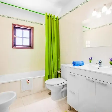 Villa In Puerto Del Carmen Sleeps 14 With Pool Air Con And Wifi Puerto del Carmen (Lanzarote)
