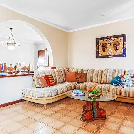 In Puerto Del Carmen Sleeps 14 With Pool Air Con And Wifi Villa *